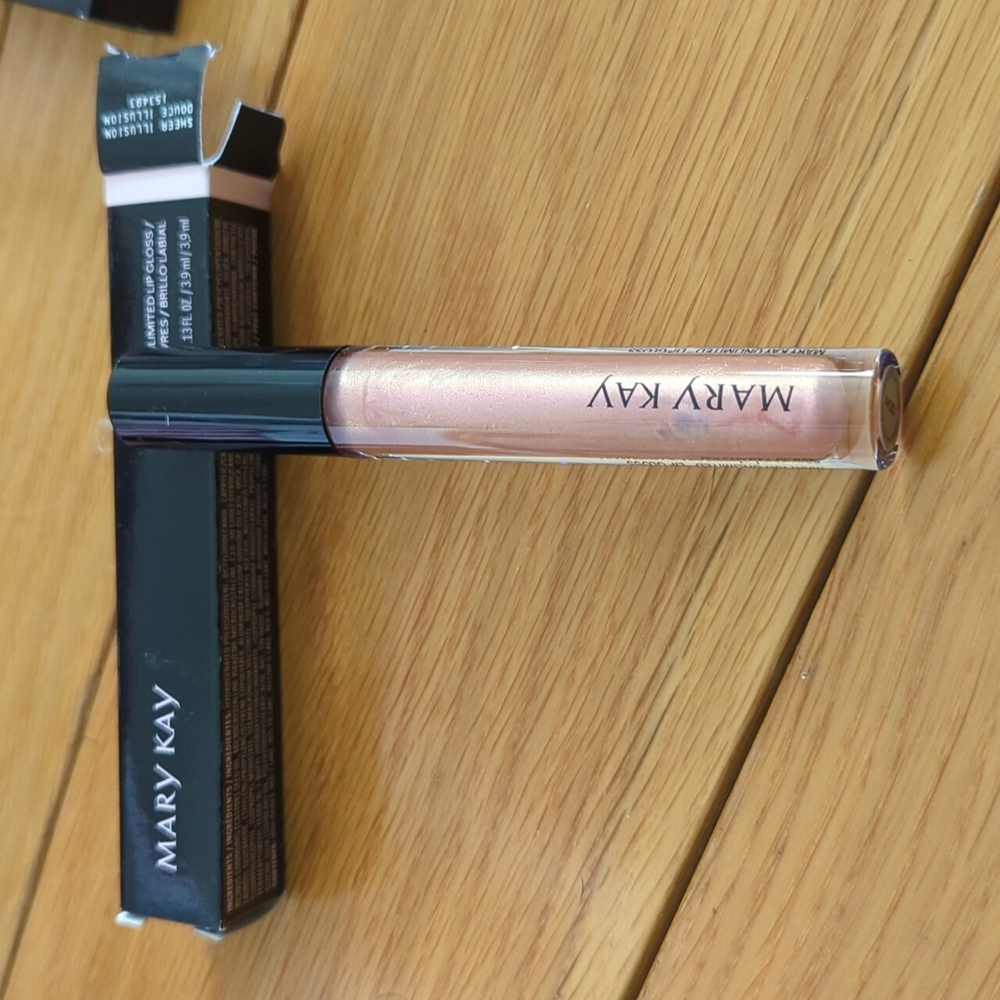 Unlimited Lip Gloss - Sheer Illusion